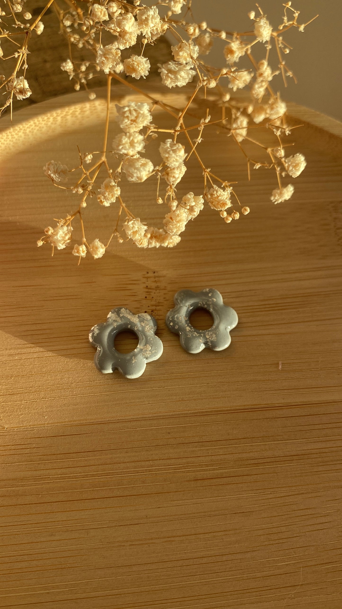 Pampilles fleurs grises et feuilles d’argent