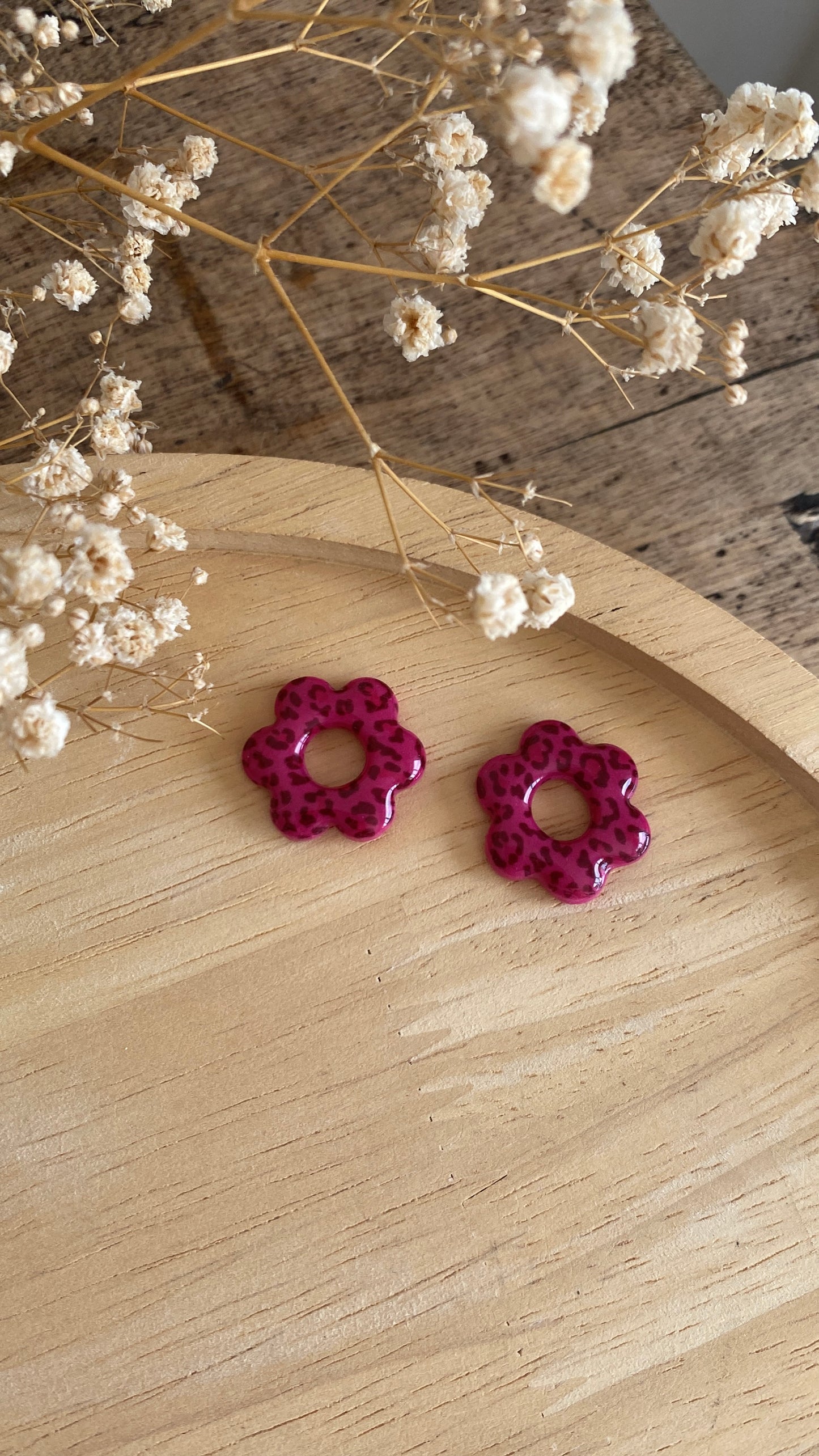 Fleurs léopards roses