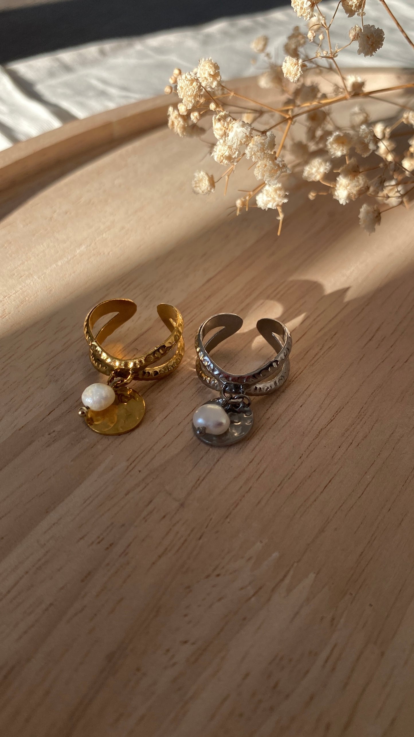 Bague breloques croisée dorée