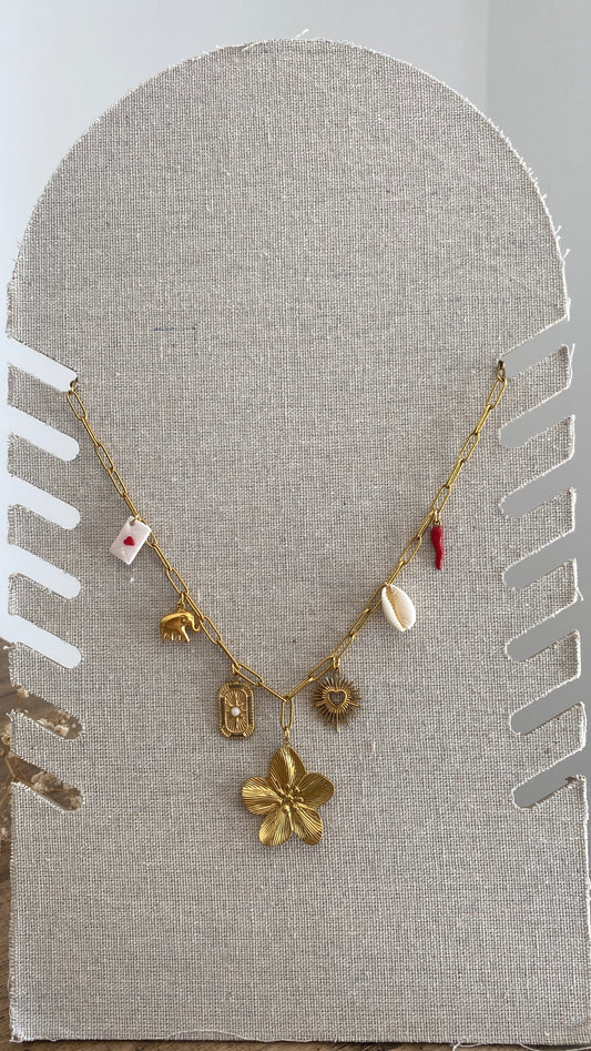 Collier breloques 🌶️🐚🌞