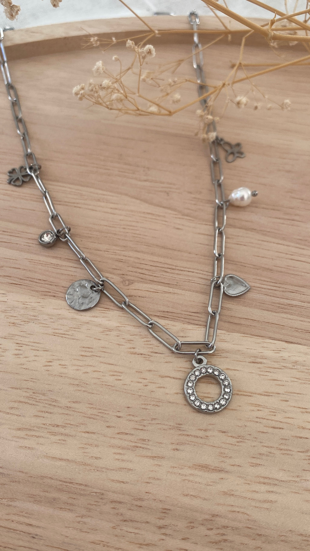 Collier breloques argenté