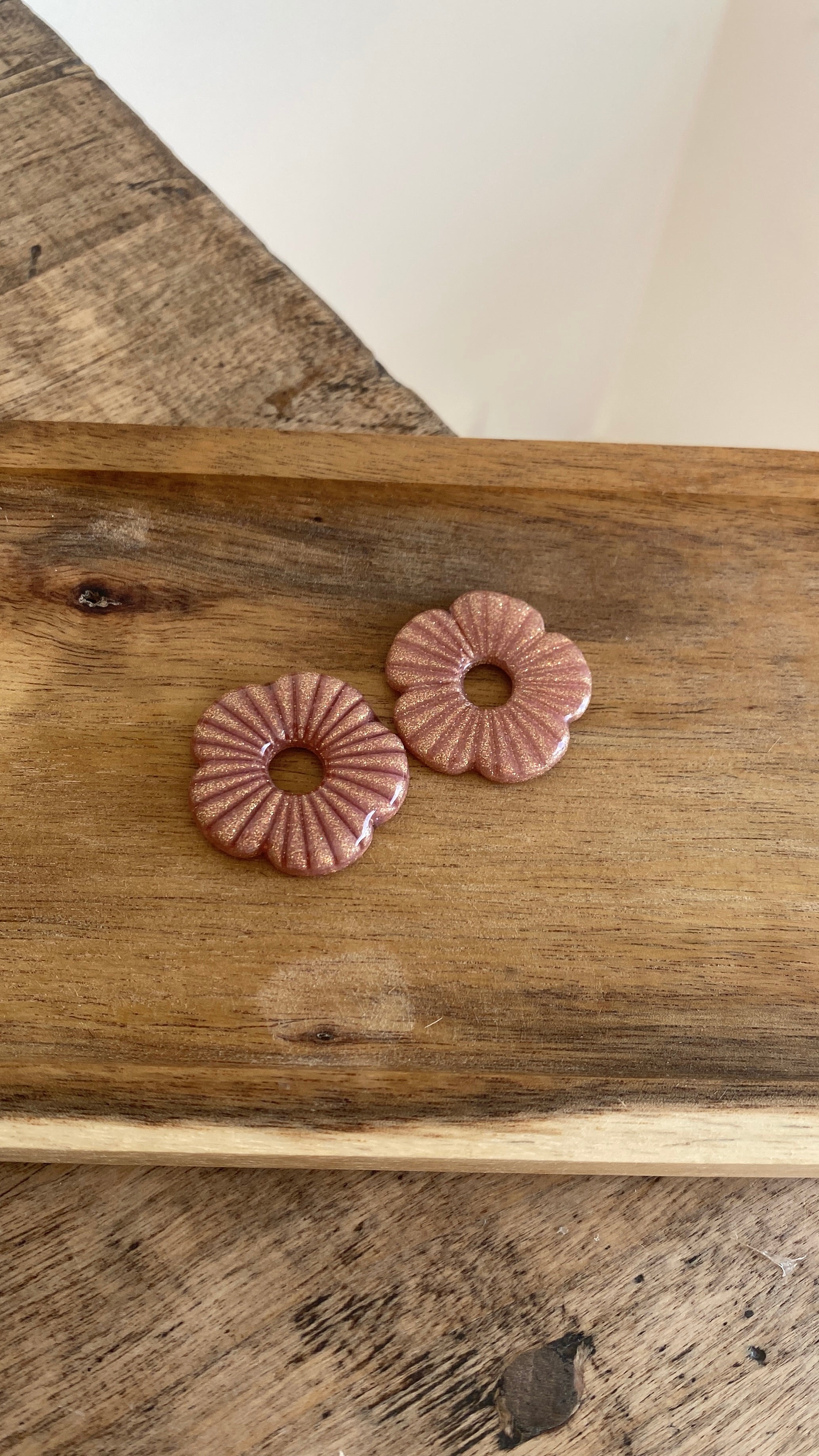 Grandes fleurs roses gold