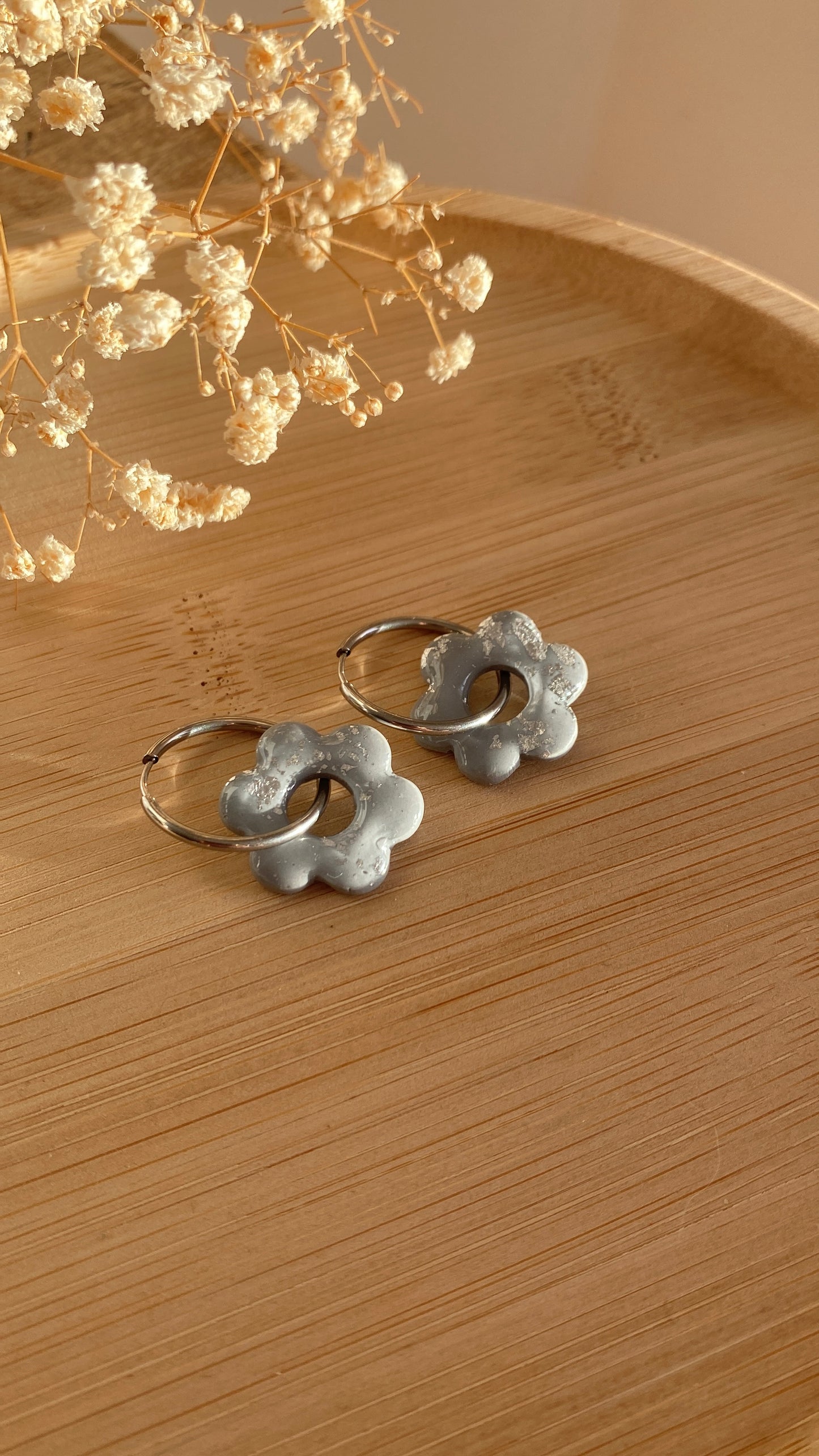 Pampilles fleurs grises et feuilles d’argent