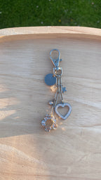 porte-clefs/ bijou de sac cœur et fleur argenté