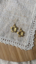 Fleurs dorées