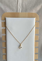 Collier doré, fin avec strass