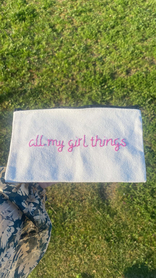 Pochette brodée "all my girl things"