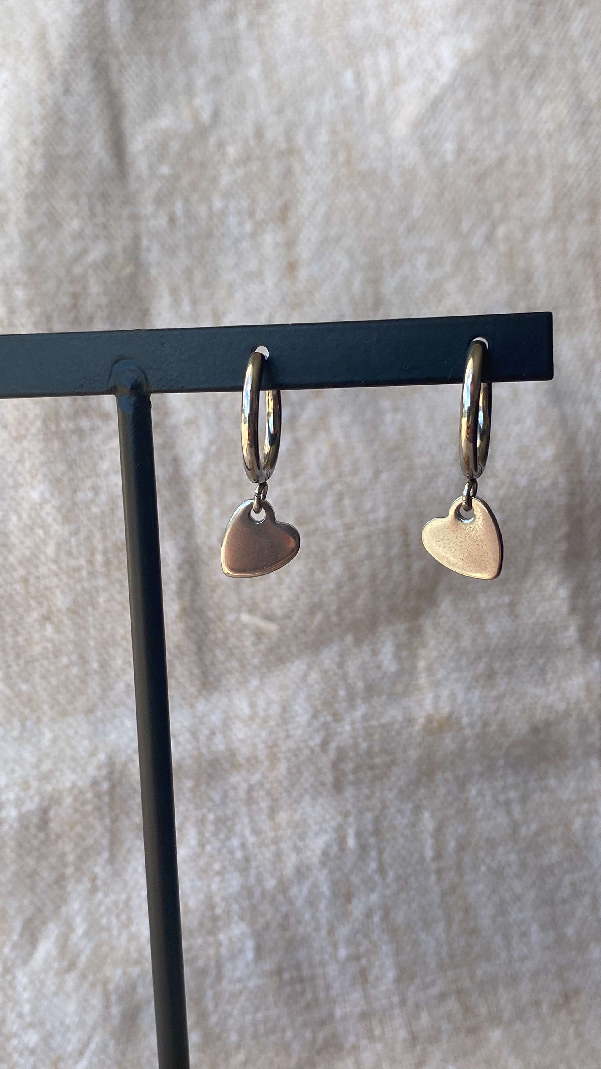 Boucles d'oreilles coeurs argentés