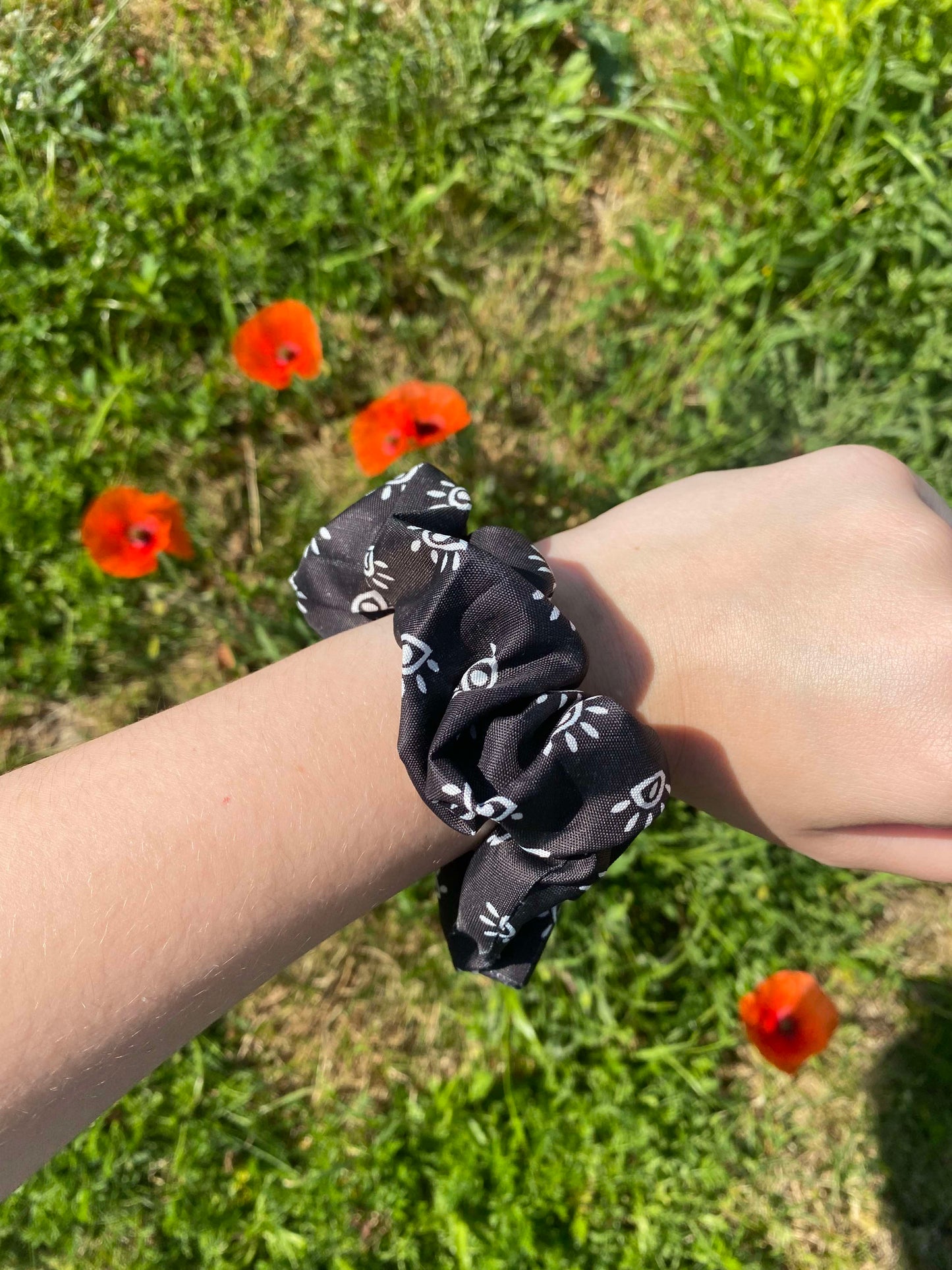 Chouchou noir motif oeil