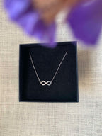 Collier infini argenté