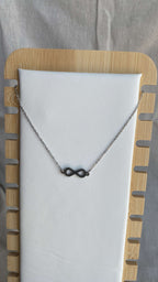 Collier infini argenté
