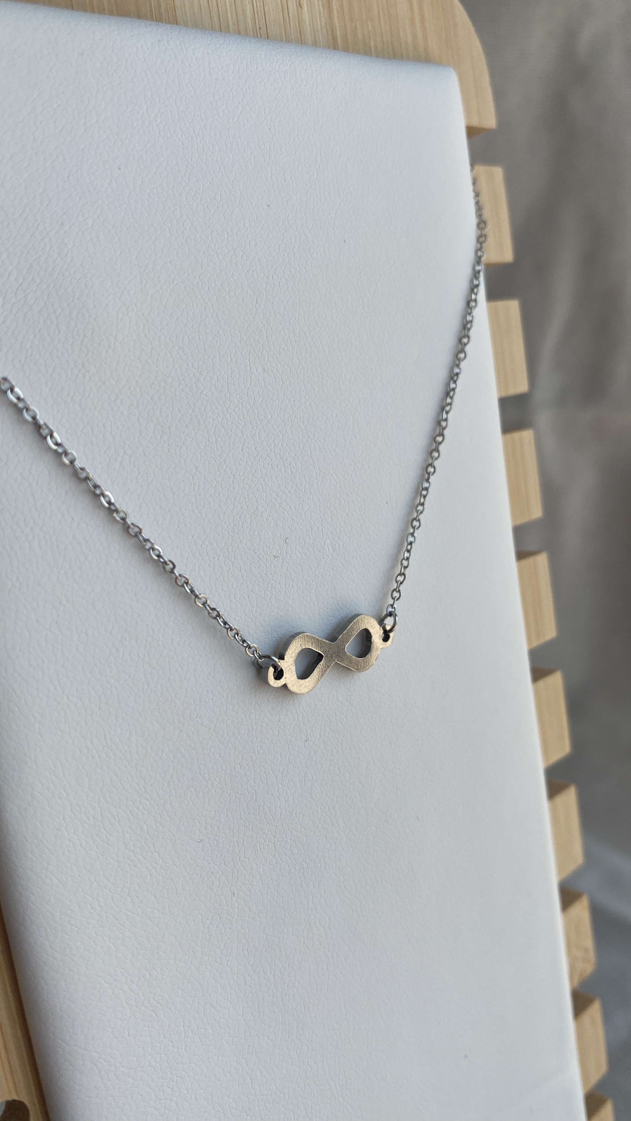 Collier infini argenté