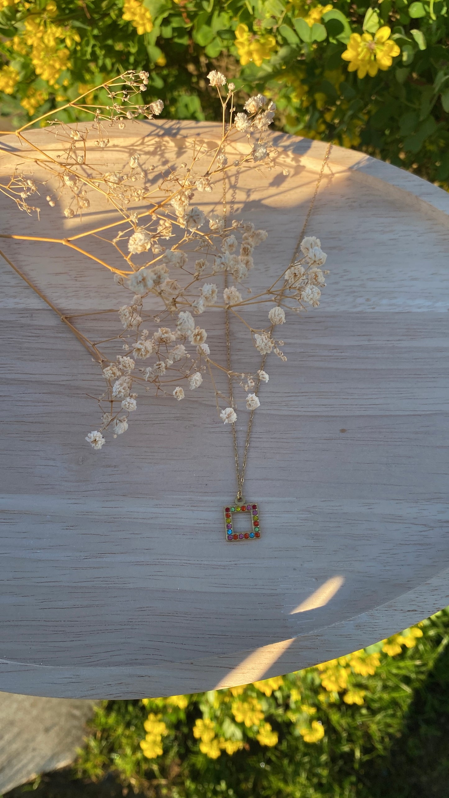 Collier strass colorés