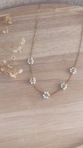 Collier fleurs perlées