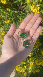 fleurs paillettes vertes