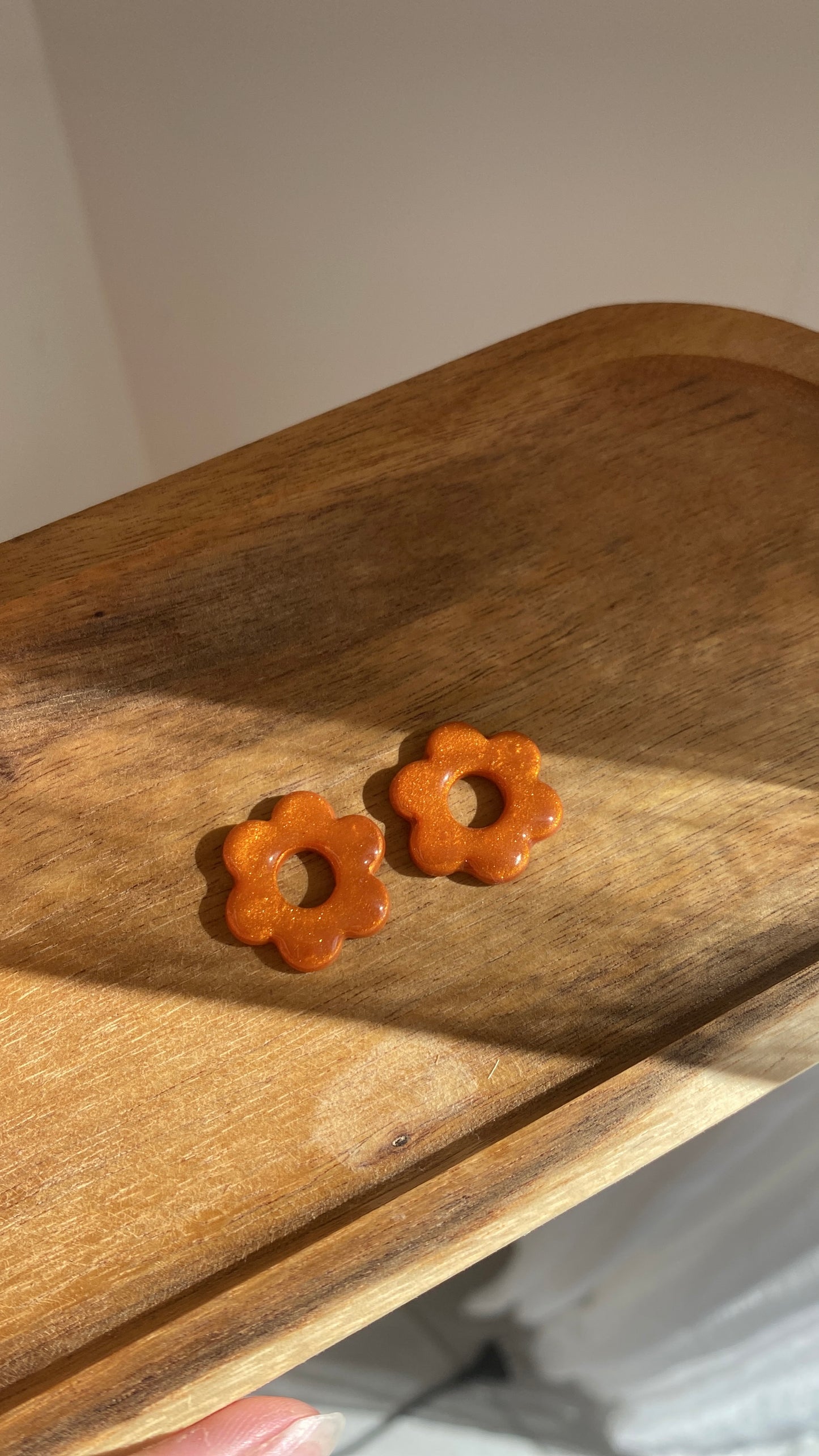 Fleurs oranges irisées