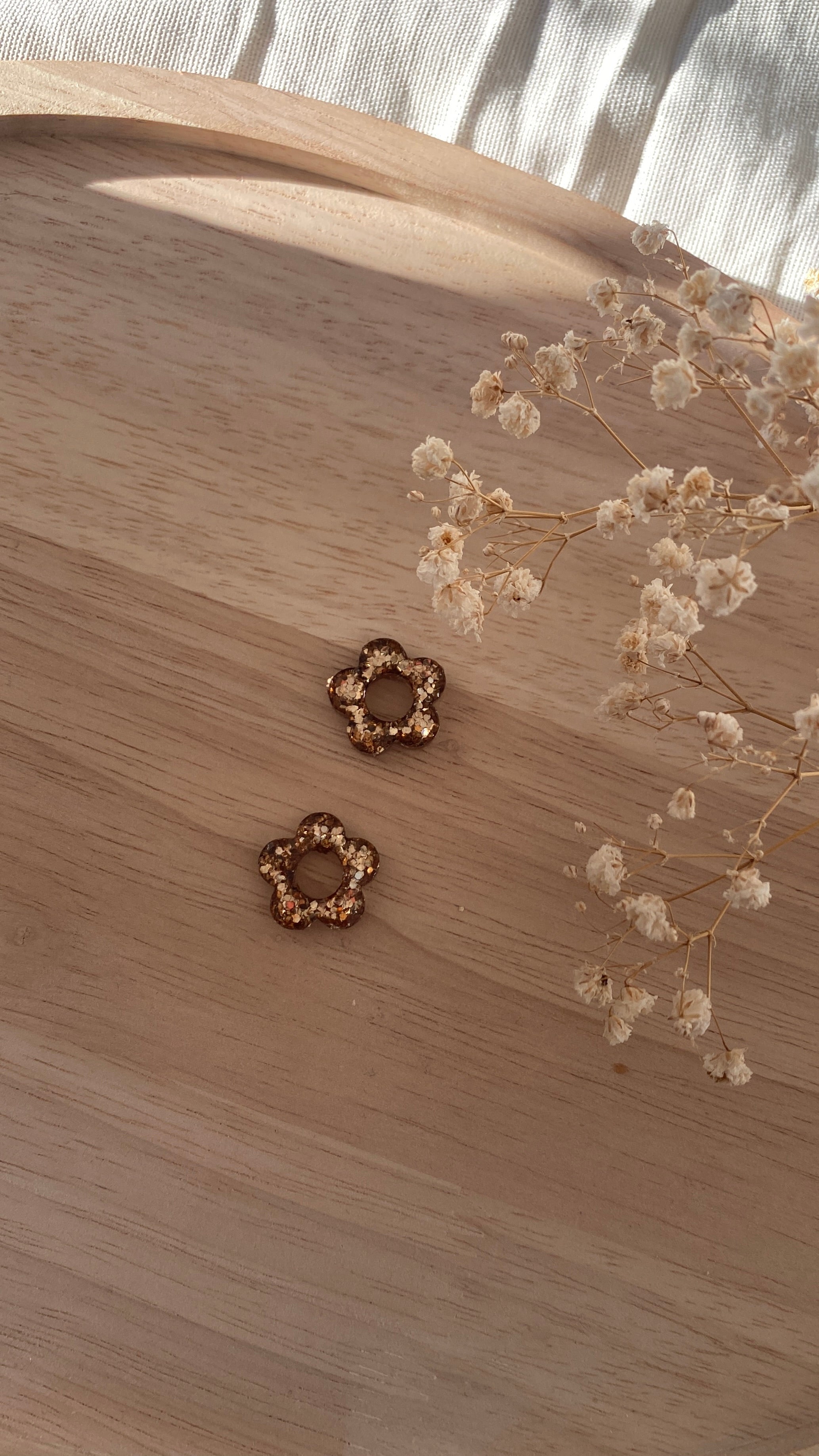 Fleurs paillettes champagne