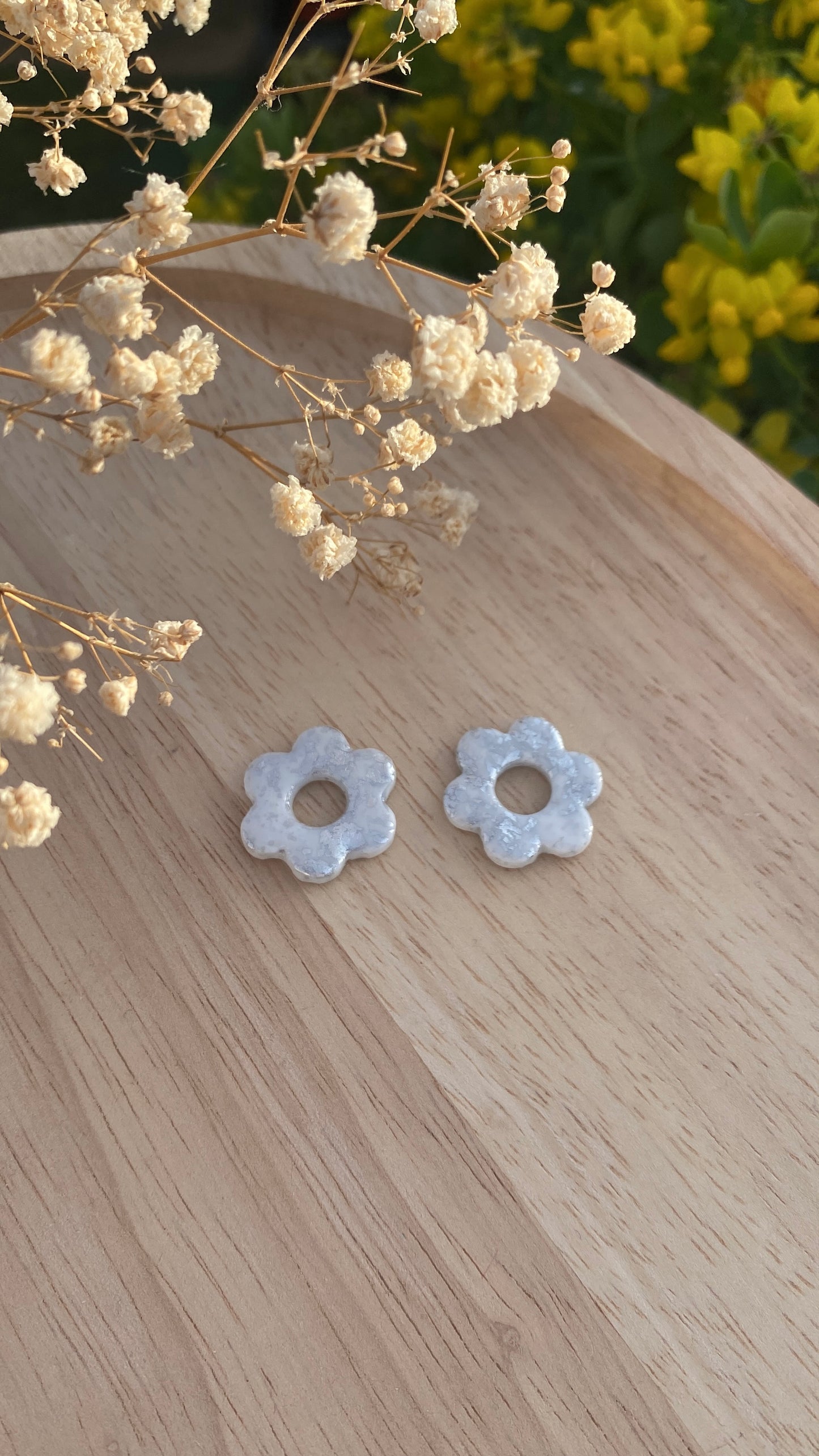 Pampilles fleurs blanches feuilles d’argent