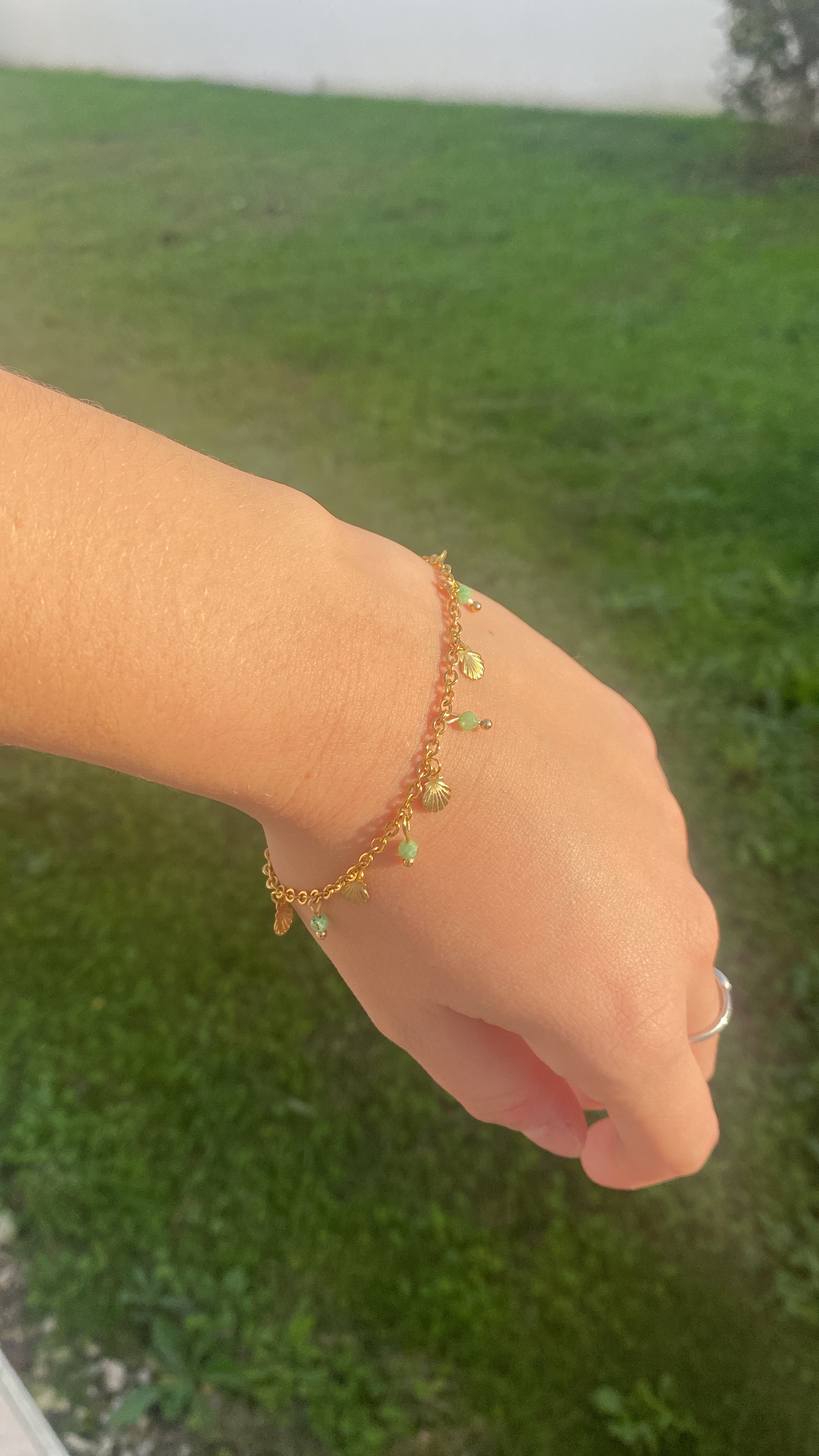 Bracelet breloques, coquillages & vert