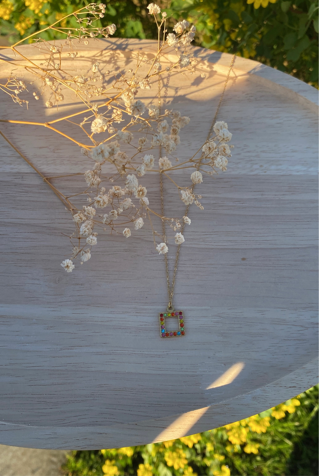 Collier strass colorés