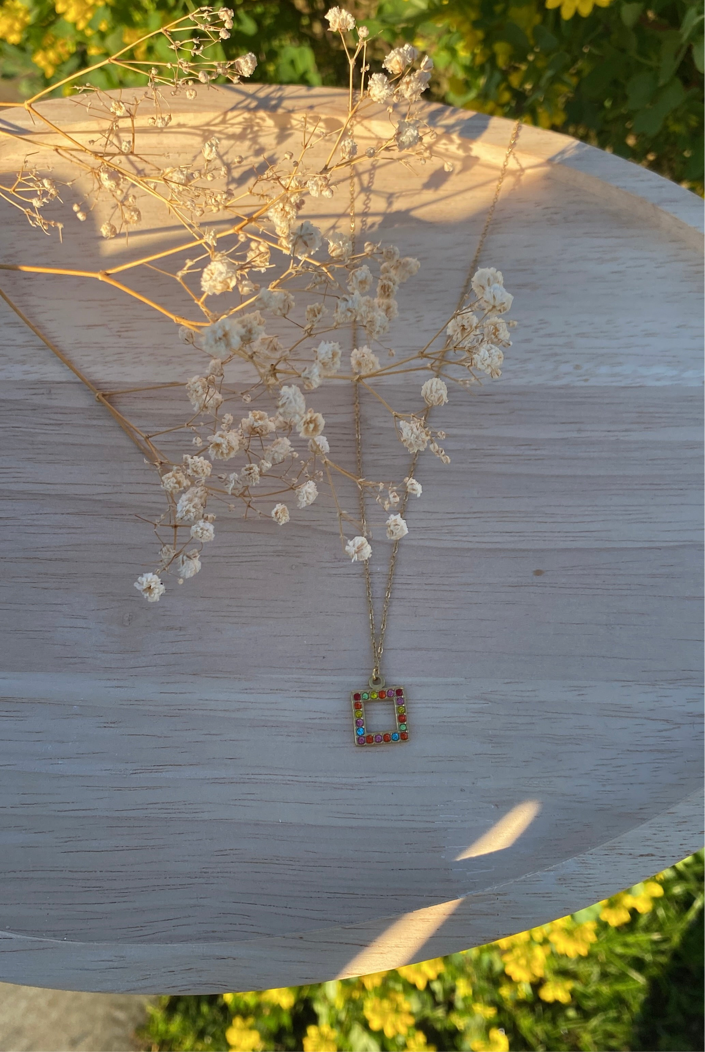 Collier strass colorés