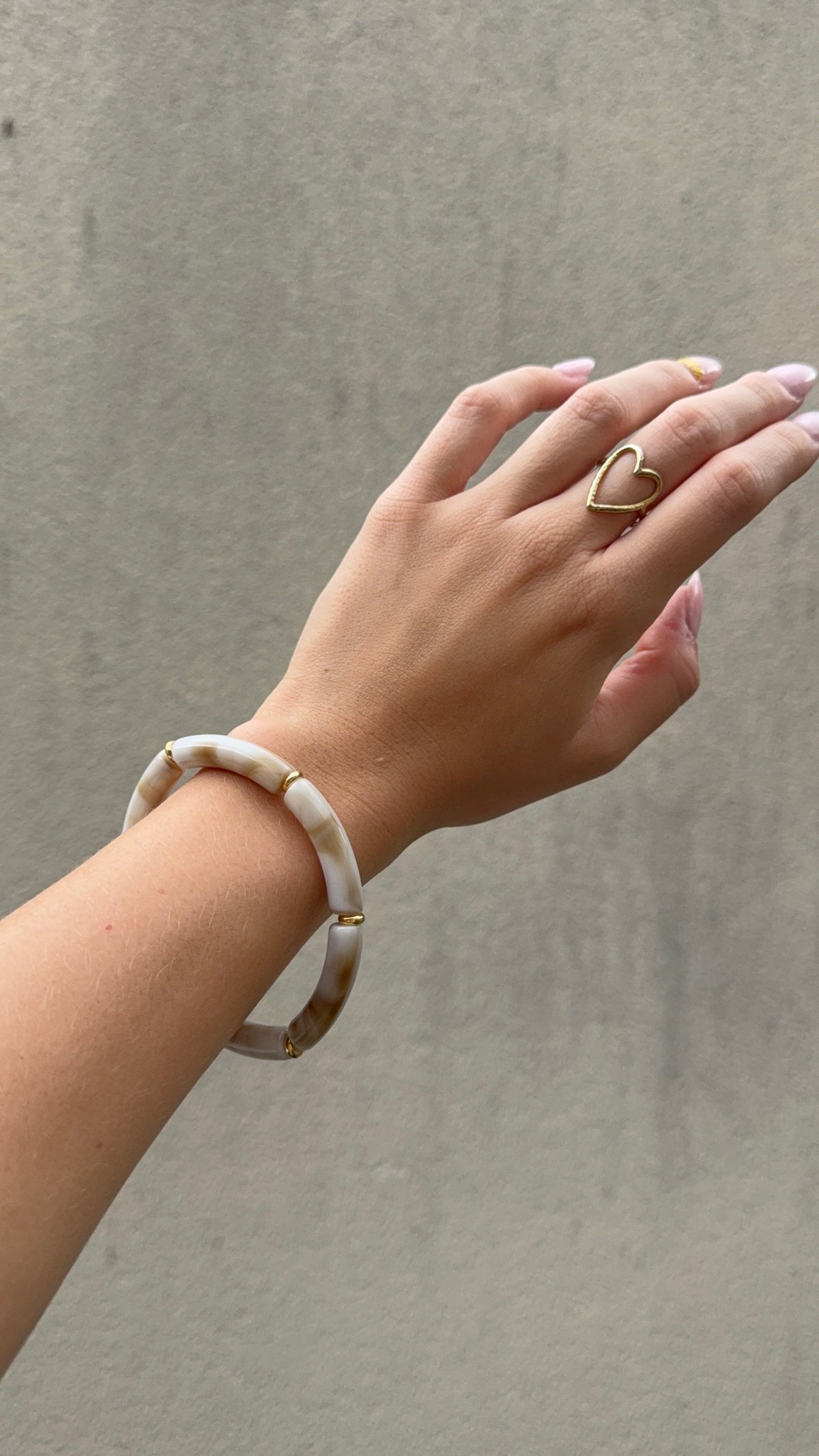 Bracelet acrylique beige marbré