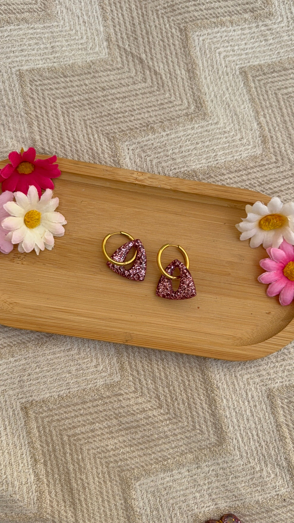 triangles à paillettes roses claires