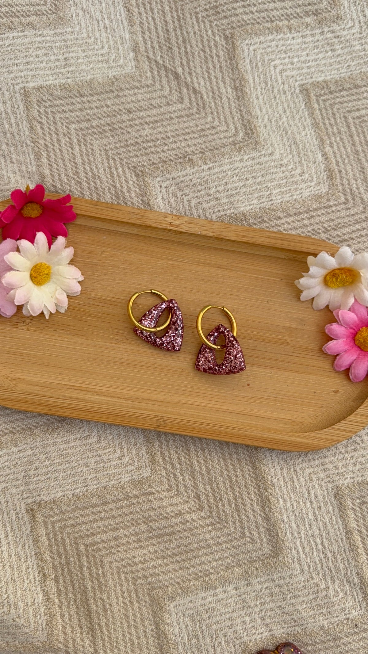 triangles à paillettes roses claires