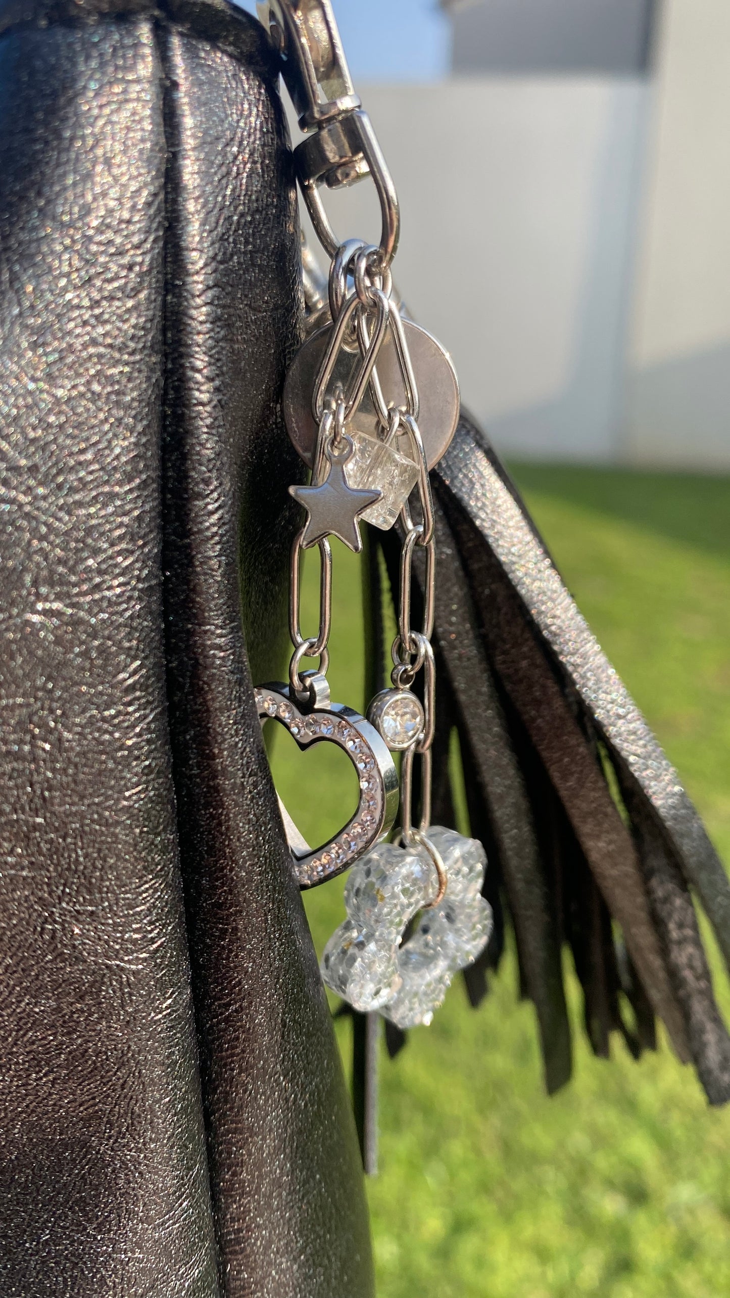 porte-clefs/ bijou de sac cœur et fleur argenté