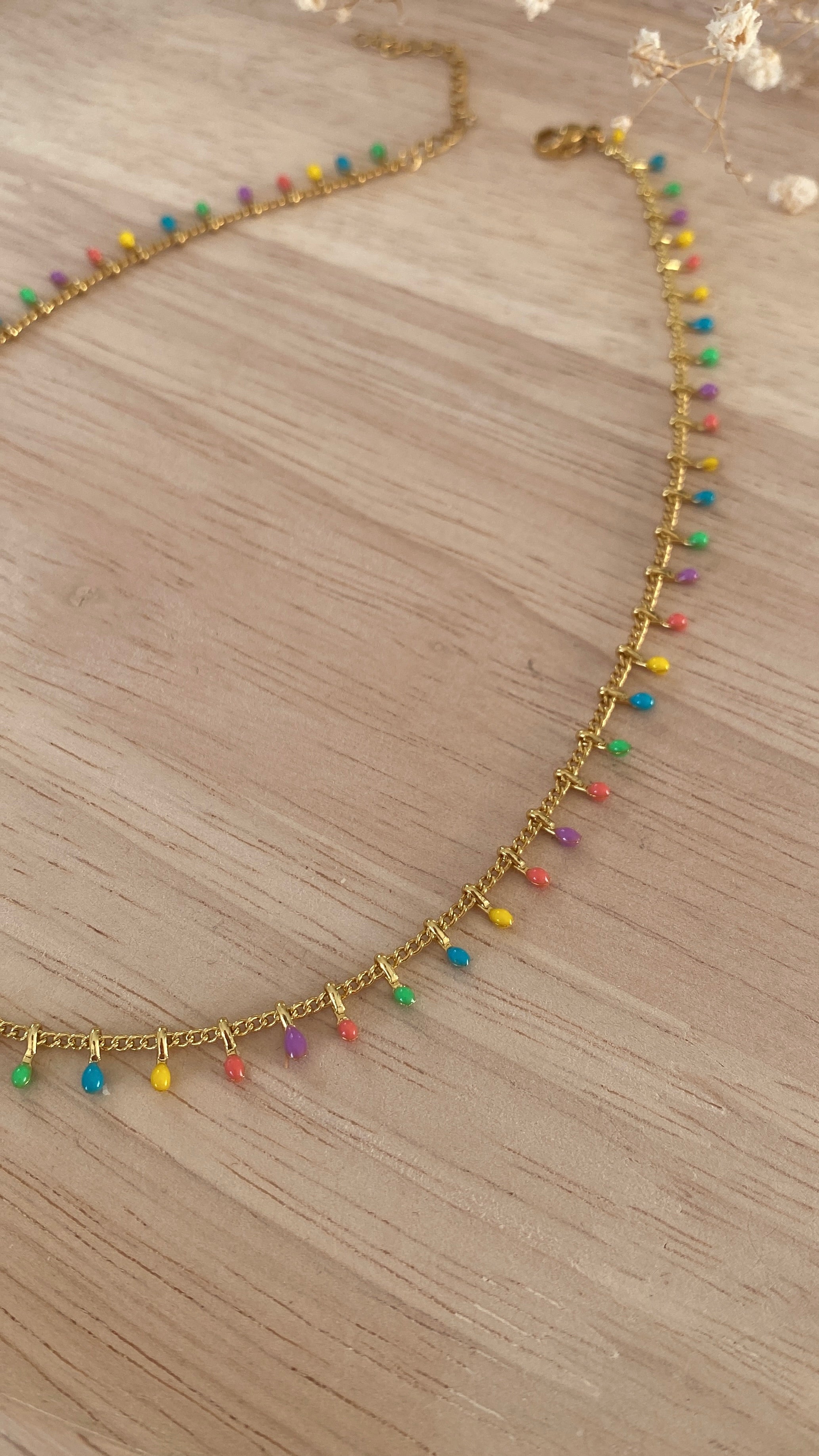 Collier frange émaillé couleurs pastels