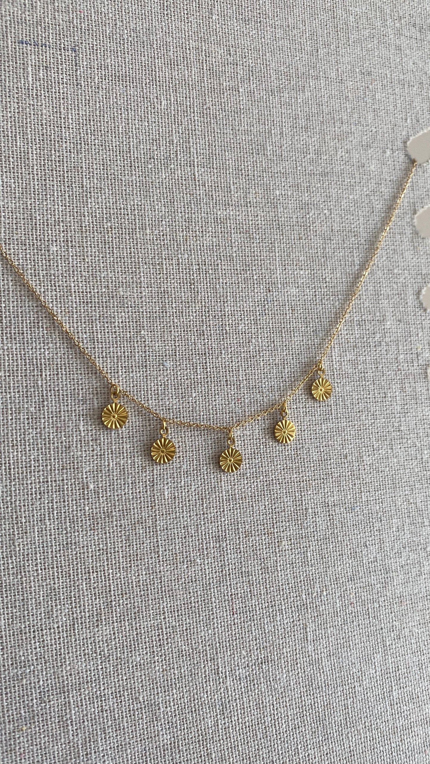 Collier à ornements