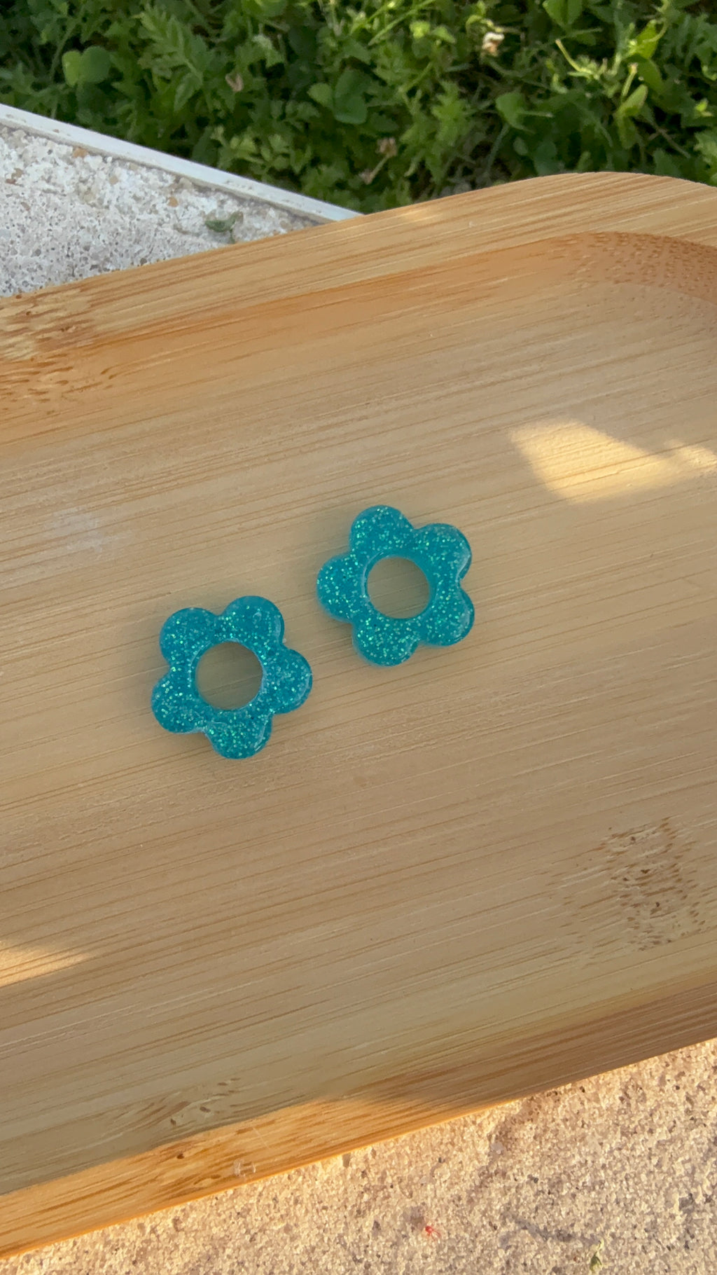 fleurs à paillettes turquoises