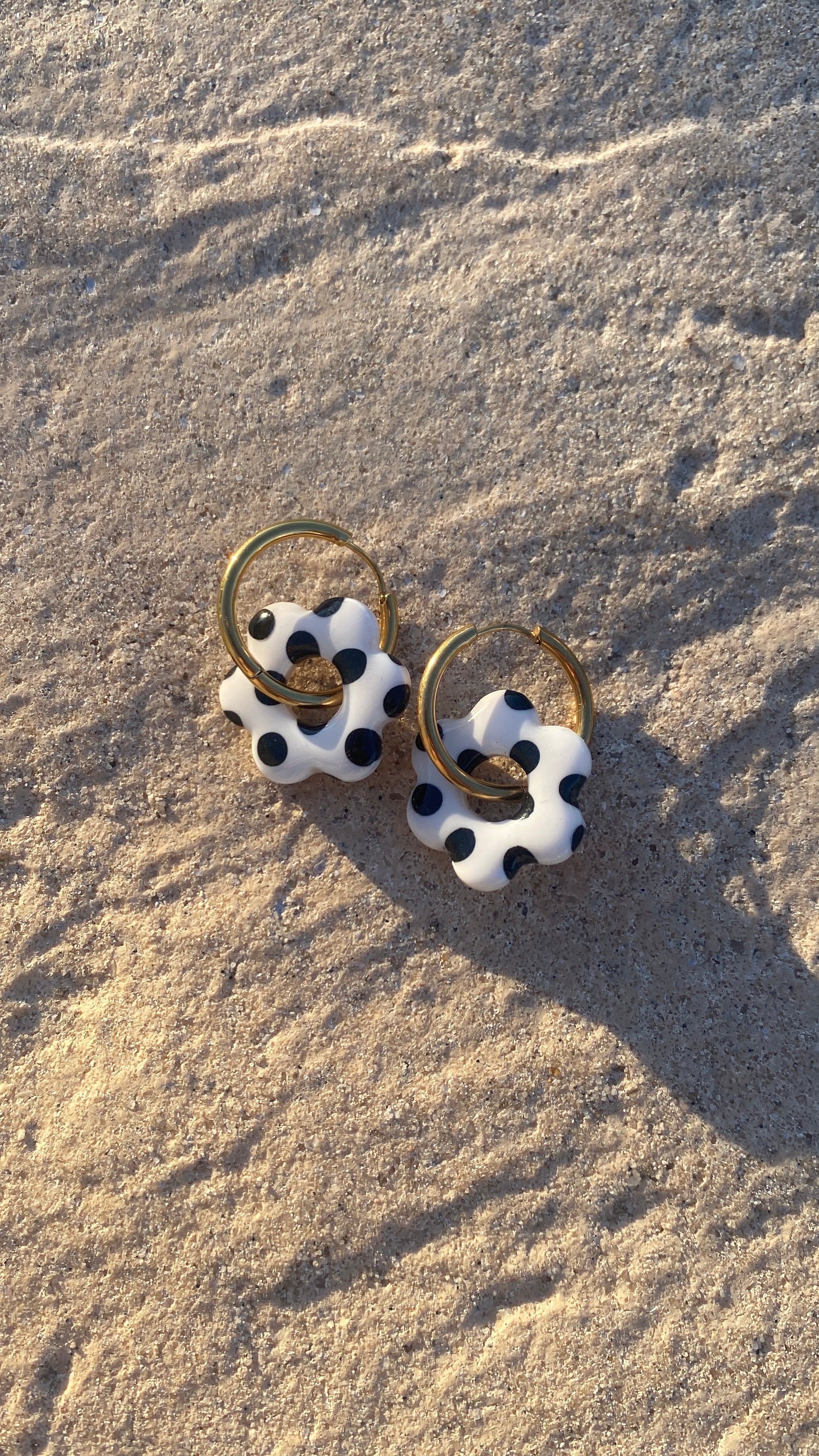 Pampilles fleurs blanches à pois