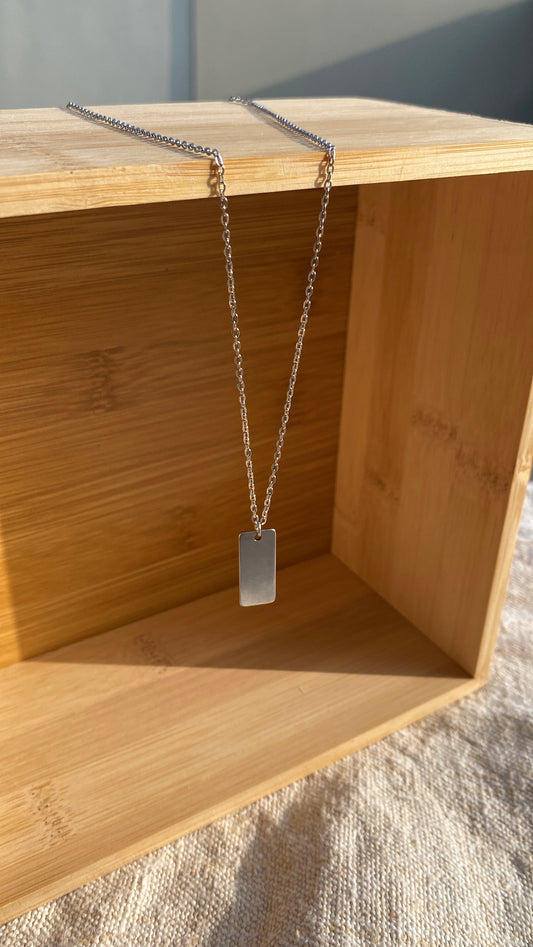 Collier médaille rectangle