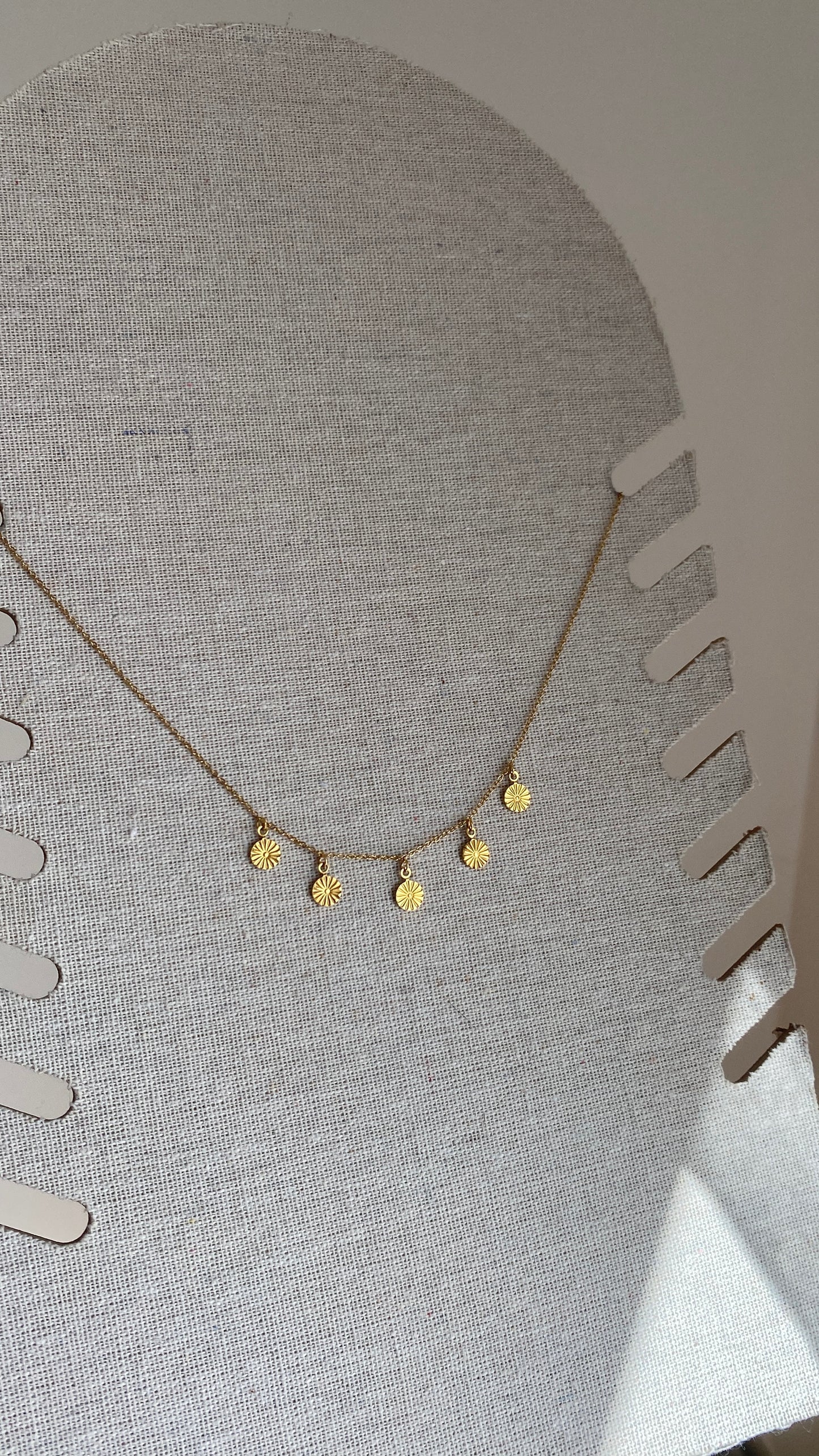 Collier à ornements