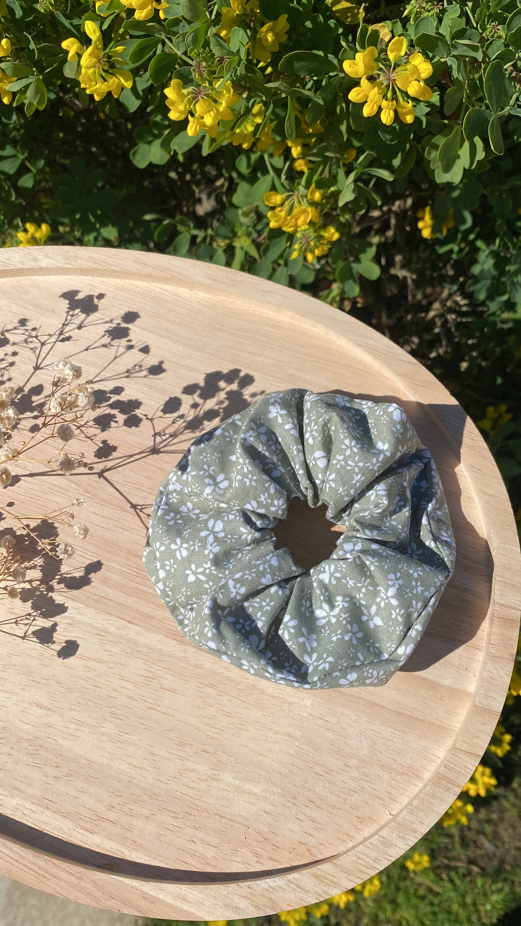 Chouchou vert fleuri