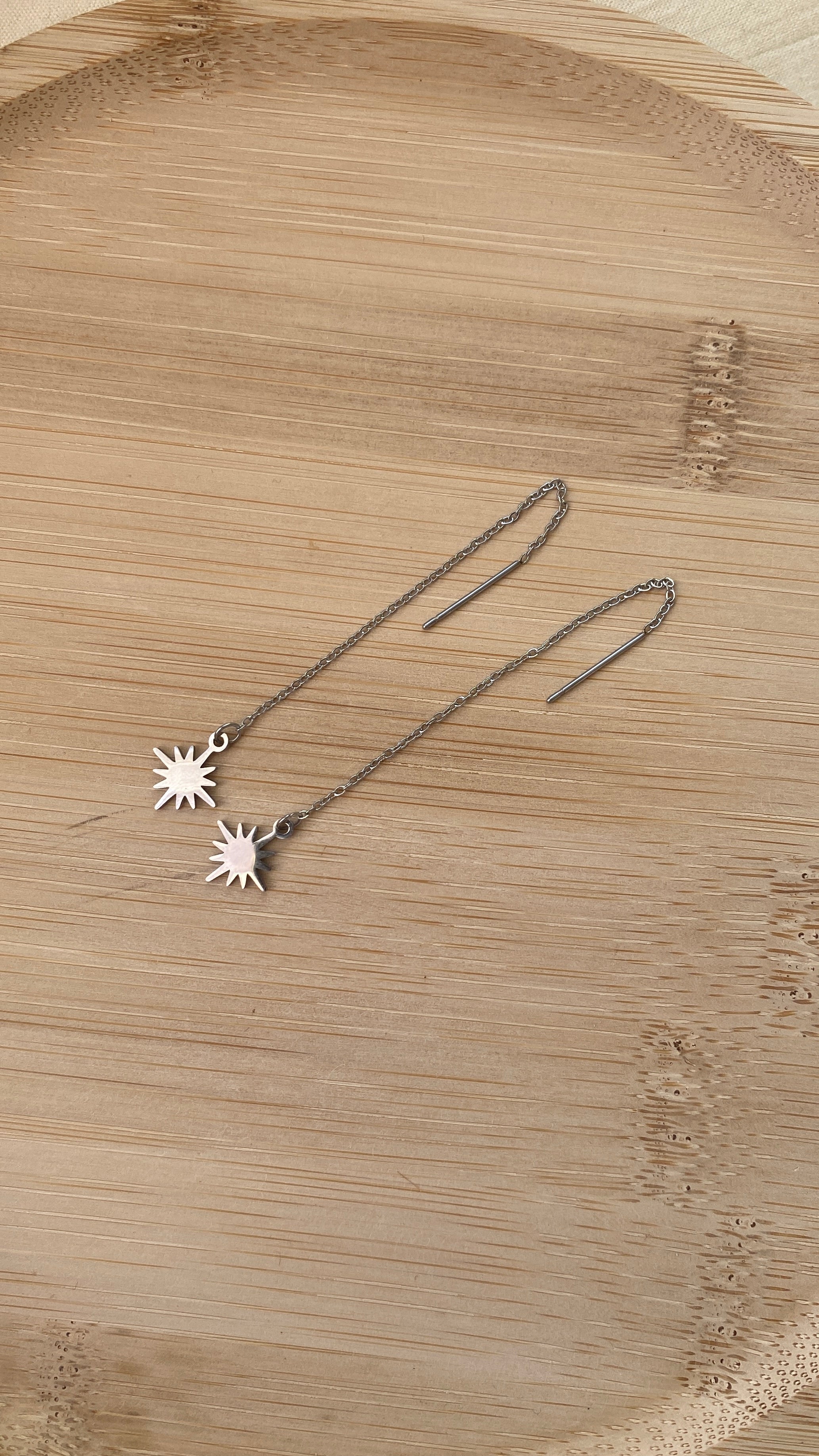 Boucles d’oreilles pendantes étoiles