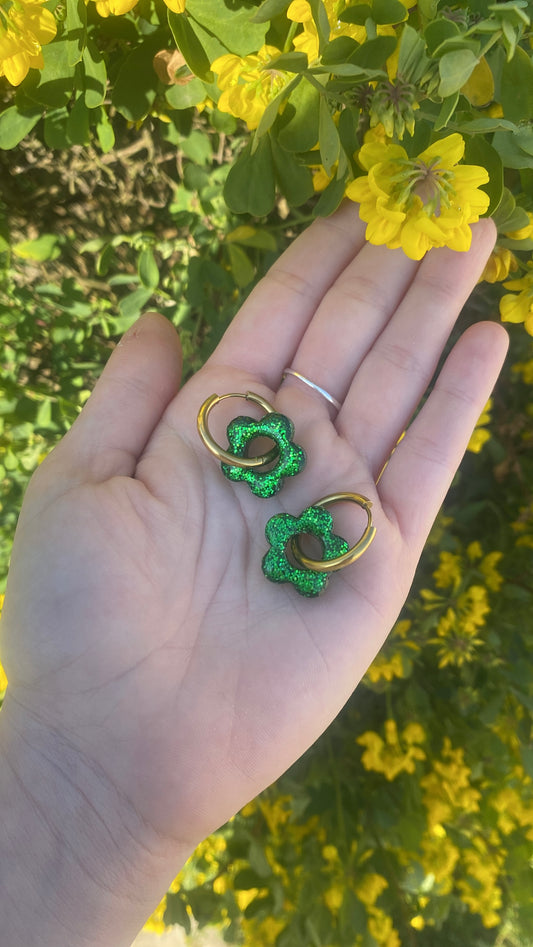 fleurs paillettes vertes