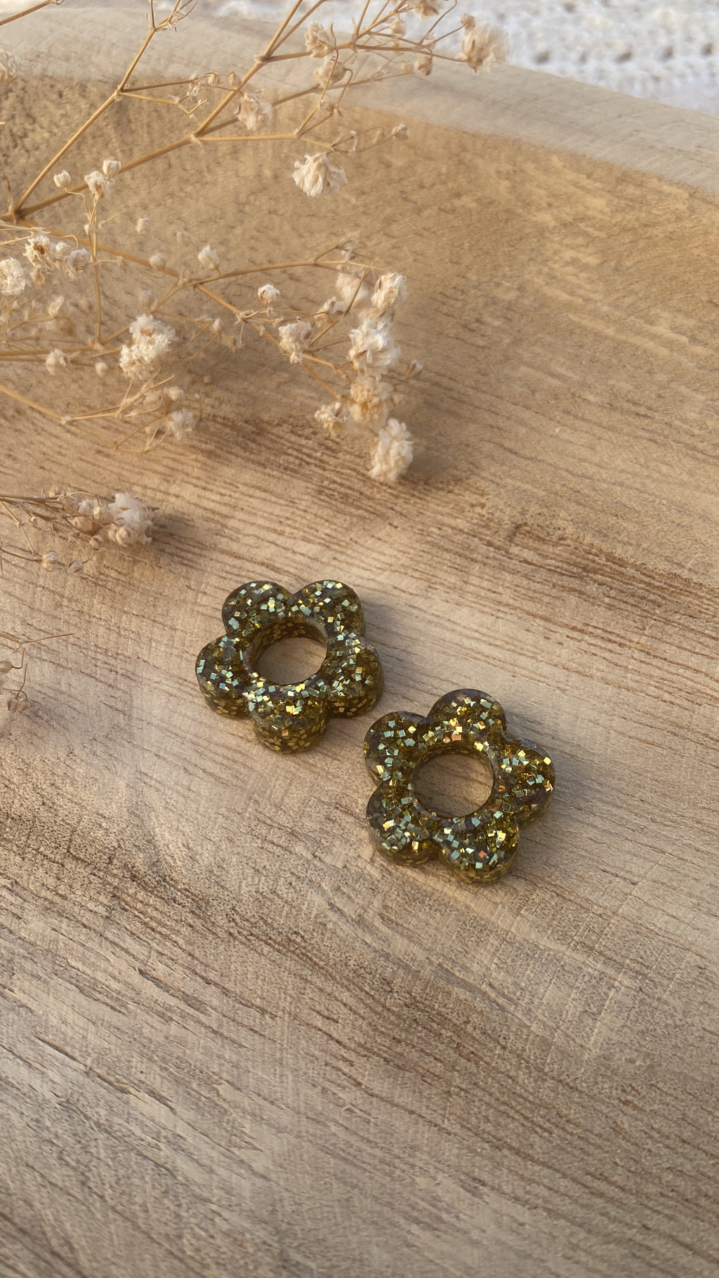 Pampilles à paillettes dorées