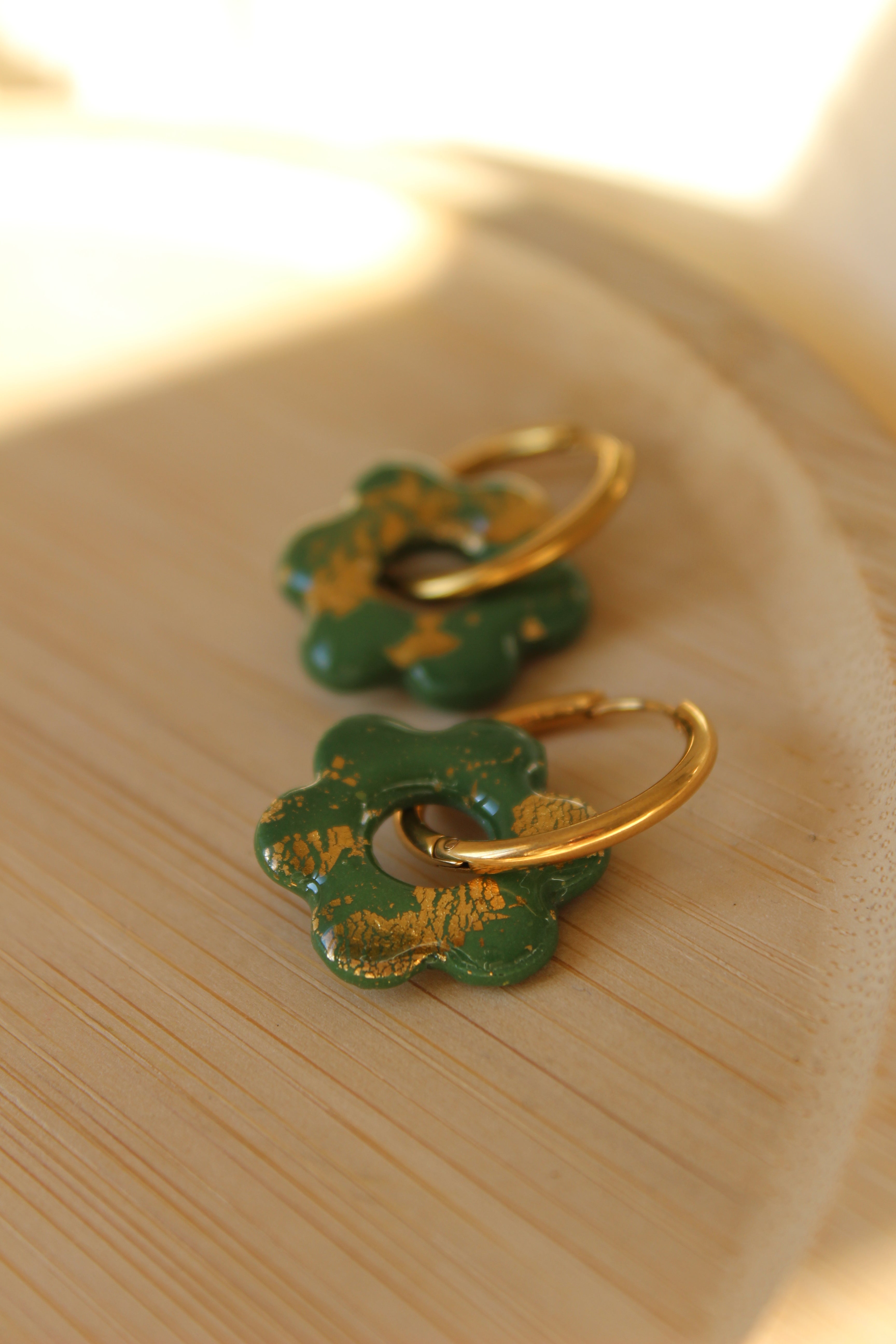 Fleurs kaki & feuille d'or