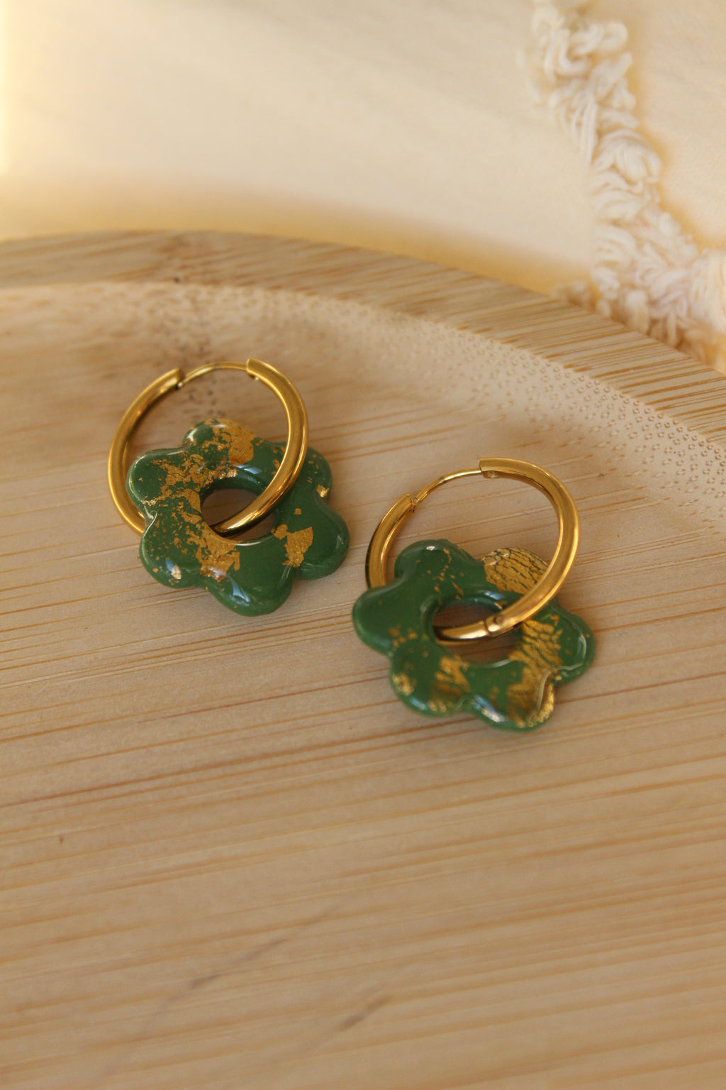 Fleurs kaki & feuille d'or